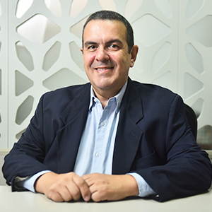 Dr. Júlio Santana