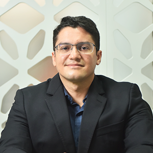 Dr. Marcelo Cordeiro